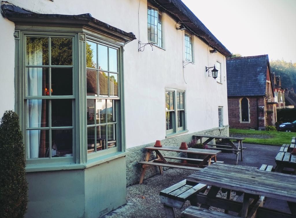 Hambro Arms Hotell Milton Abbas Eksteriør bilde